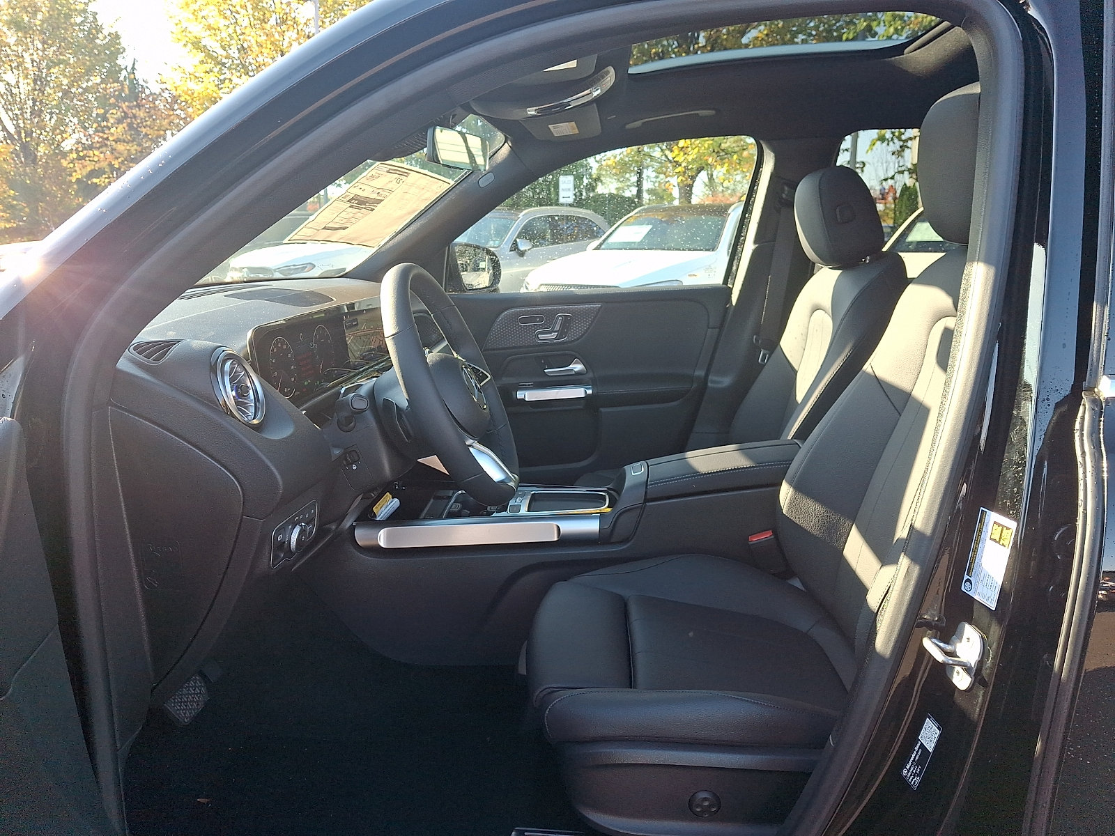 New 2026 Mercedes-Benz GLB 250 4MATIC image 11