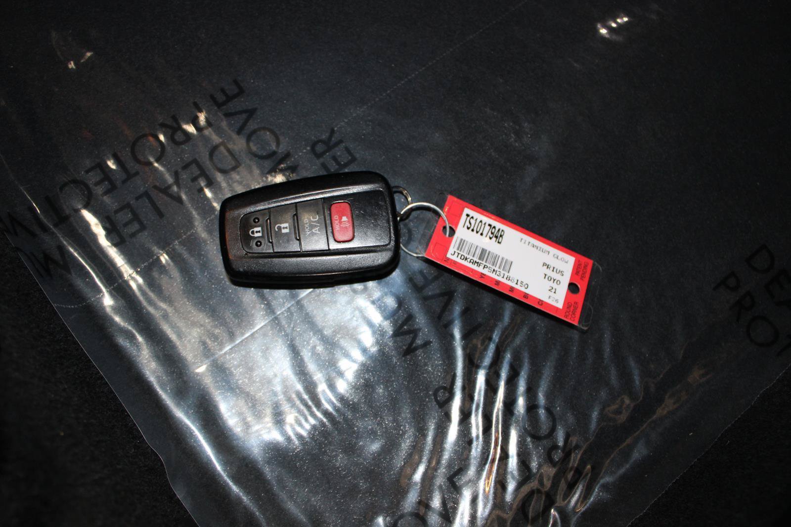 Used 2021 Toyota Prius Prime XLE FWD image 32