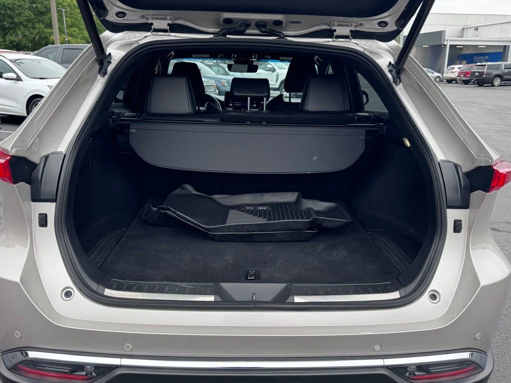 Used 2021 Toyota Venza XLE w/ Softex Package AWD/4WD image 19