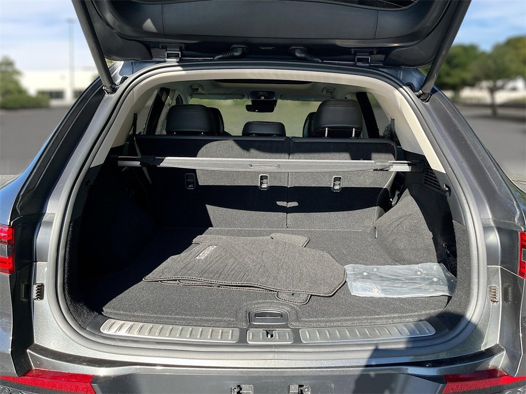 Used 2024 Genesis GV70 2.5T w/ Advanced Package image 23