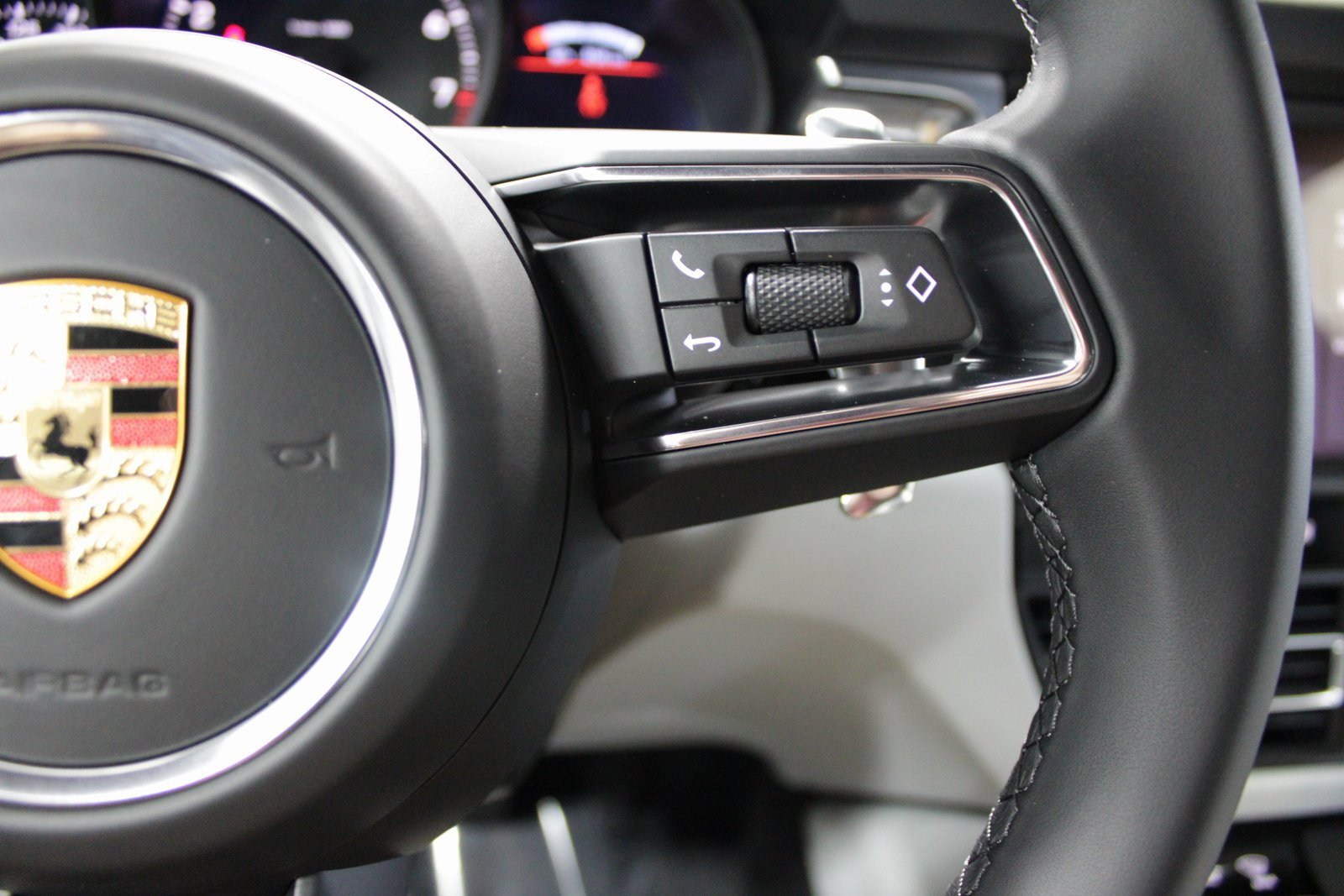 New 2026 Porsche Macan image 29