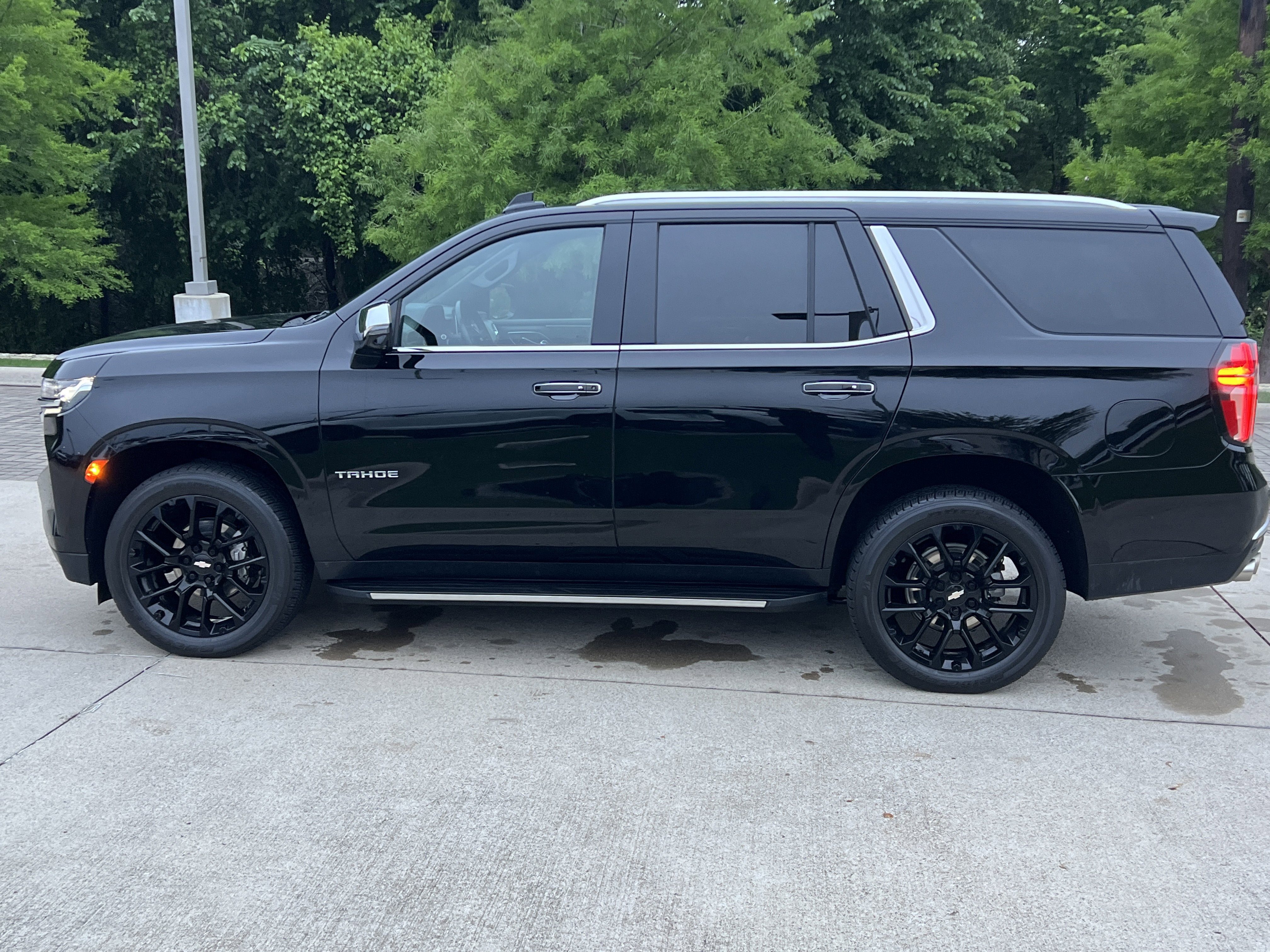 Used 2023 Chevrolet Tahoe Premier AWD/4WD image 7