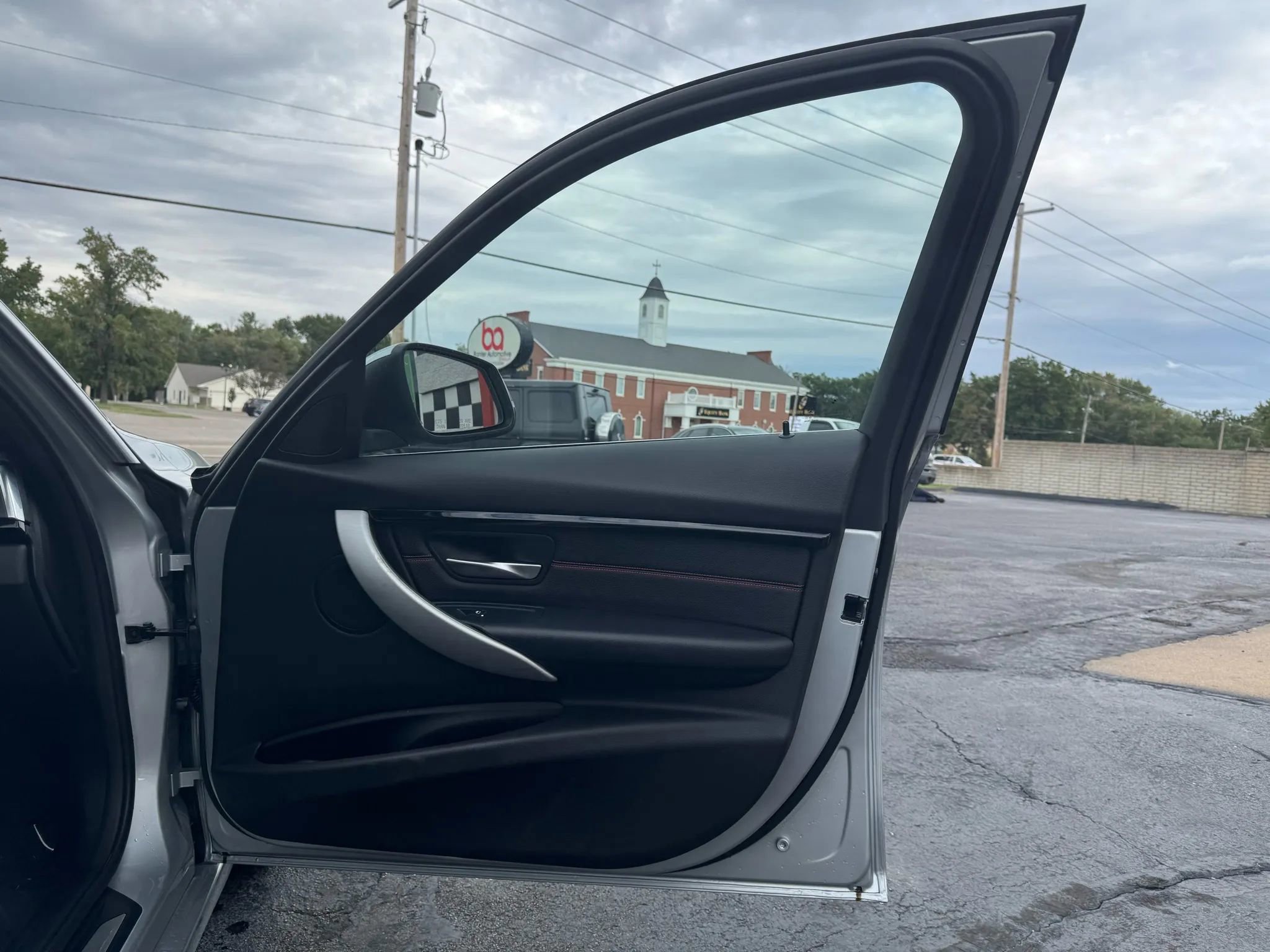 Used 2017 BMW 330e image 22