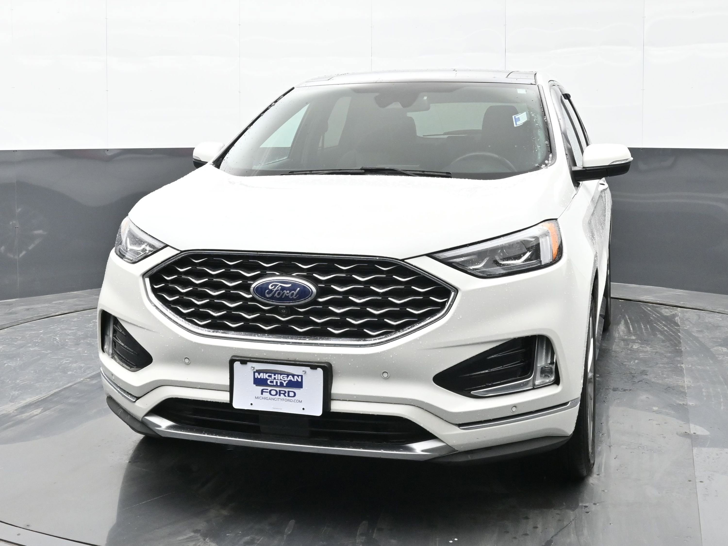 Used 2021 Ford Edge Titanium w/ Equipment Group 301A image 3
