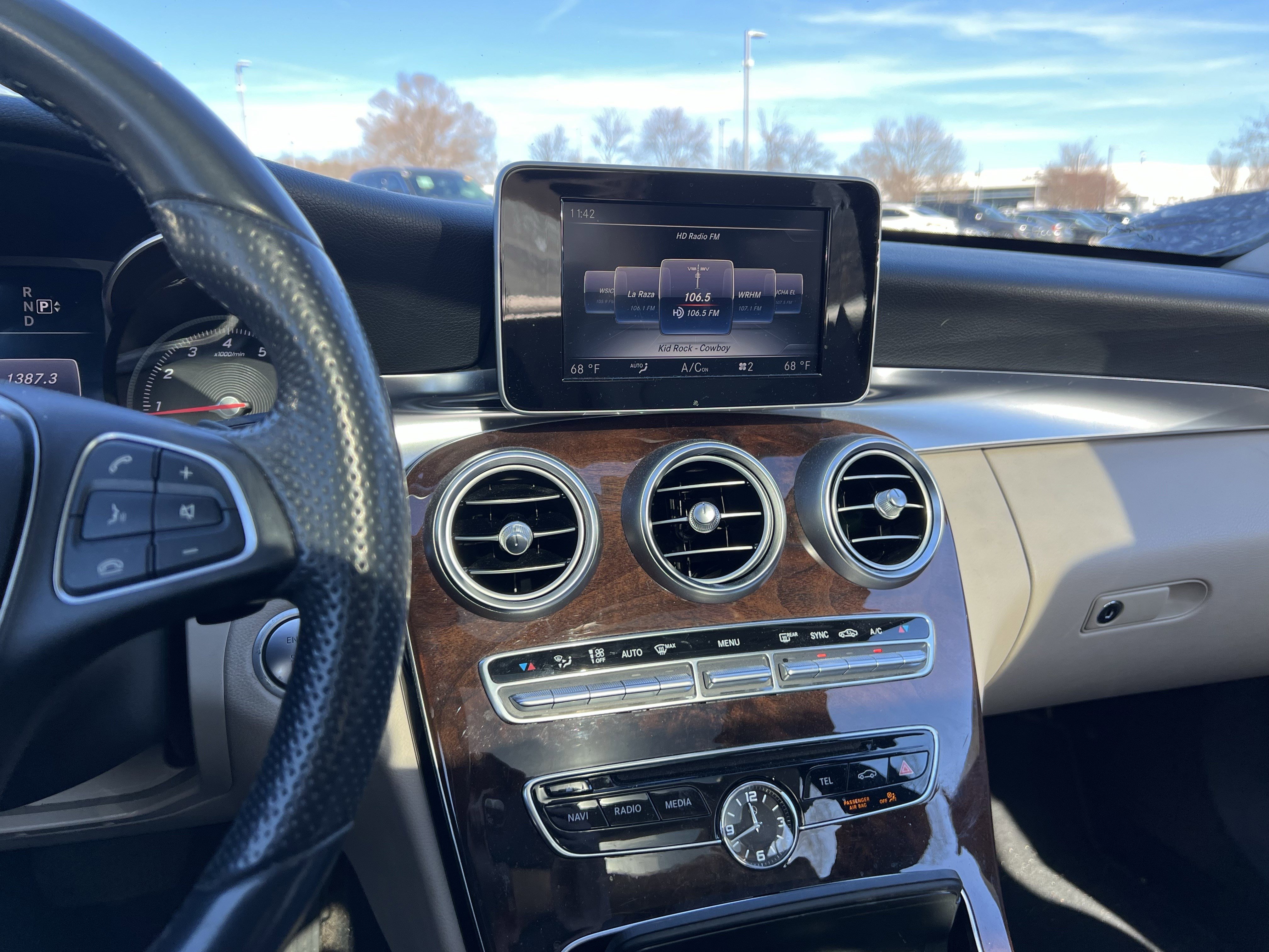 Used 2015 Mercedes-Benz C 300 4MATIC Sedan image 31