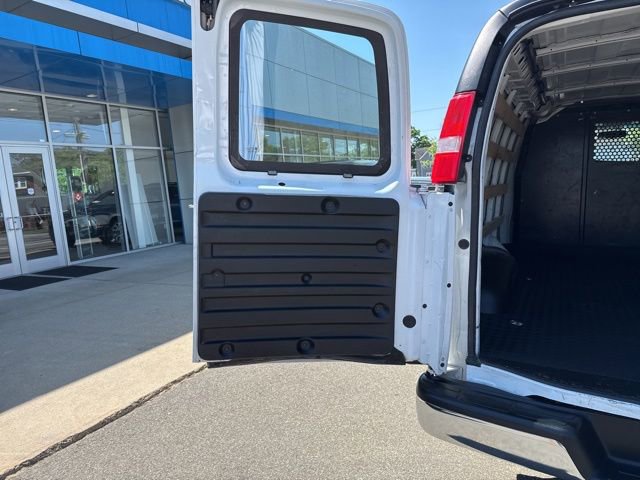 Used 2024 Chevrolet Express 2500 w/ Driver Convenience Package RWD image 18