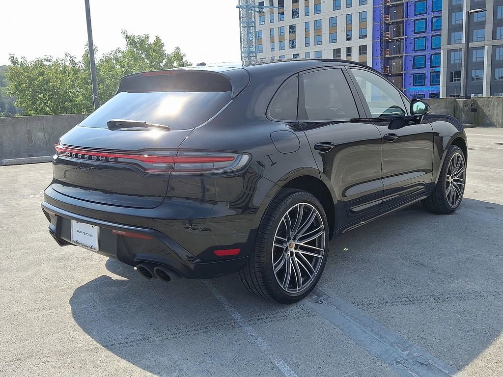 Certified 2025 Porsche Macan image 9