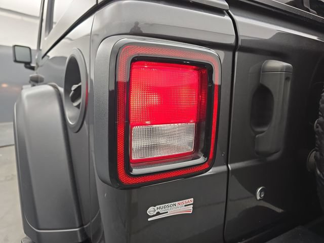 Used 2018 Jeep Wrangler Unlimited Sport S AWD/4WD image 18