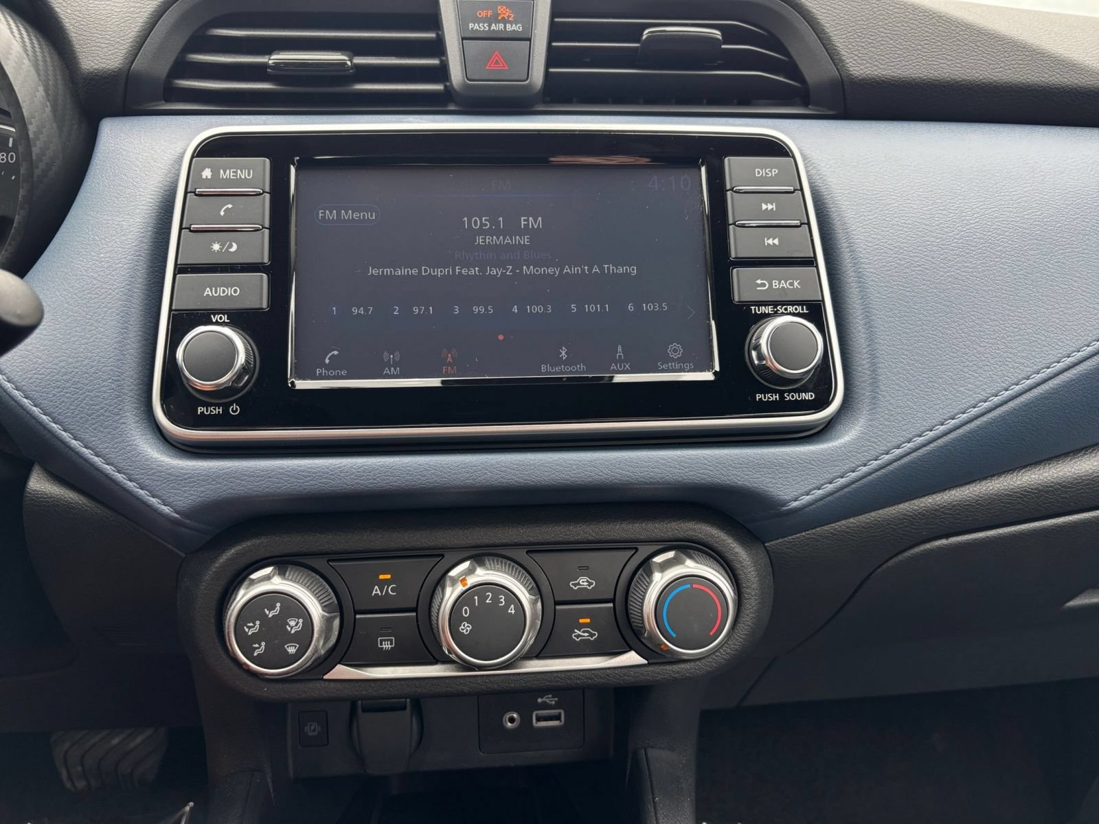 Used 2025 Nissan Versa SV FWD image 20