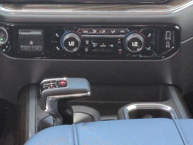 Used 2024 Chevrolet Silverado 1500 LT Trail Boss w/ Convenience Package II AWD/4WD image 19