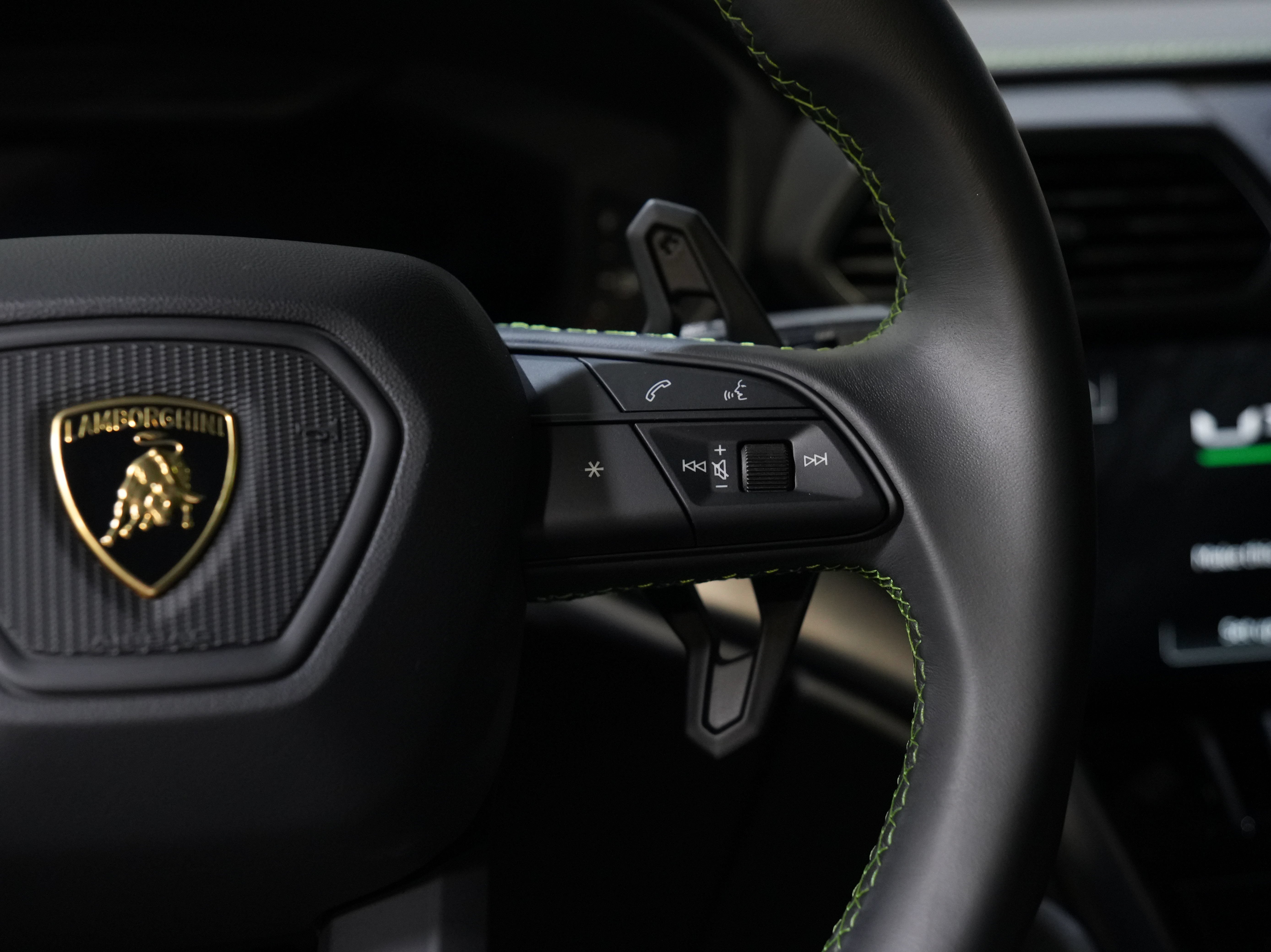 Used 2024 Lamborghini Urus S AWD/4WD image 43
