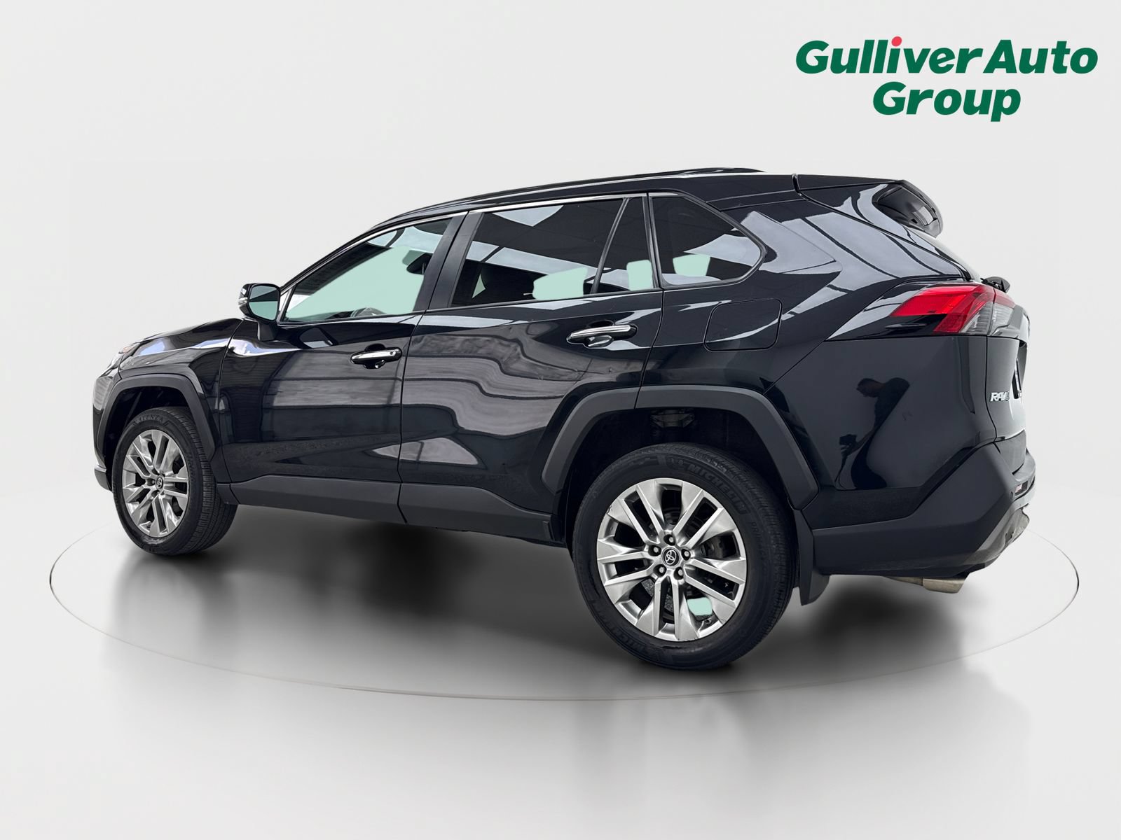 Used 2019 Toyota RAV4 Limited w/ Advanced Technology Package AWD/4WD image 4