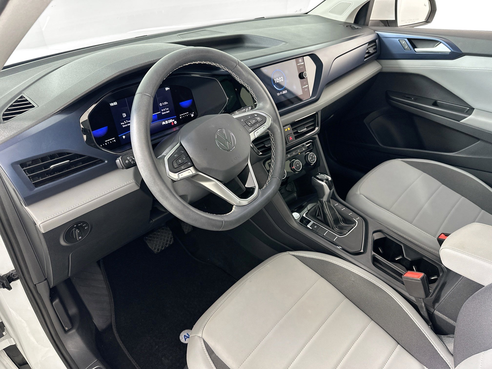 Used 2023 Volkswagen Taos SE image 9