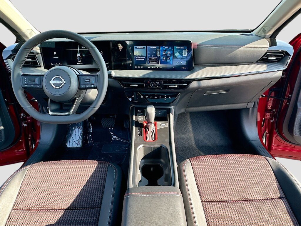 New 2026 Nissan Kicks SR w/ SR Premium Package image 3