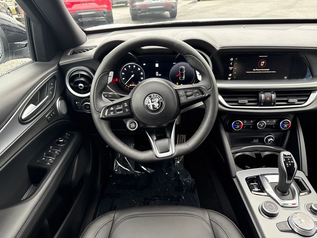 New 2025 Alfa Romeo Stelvio Sprint image 17