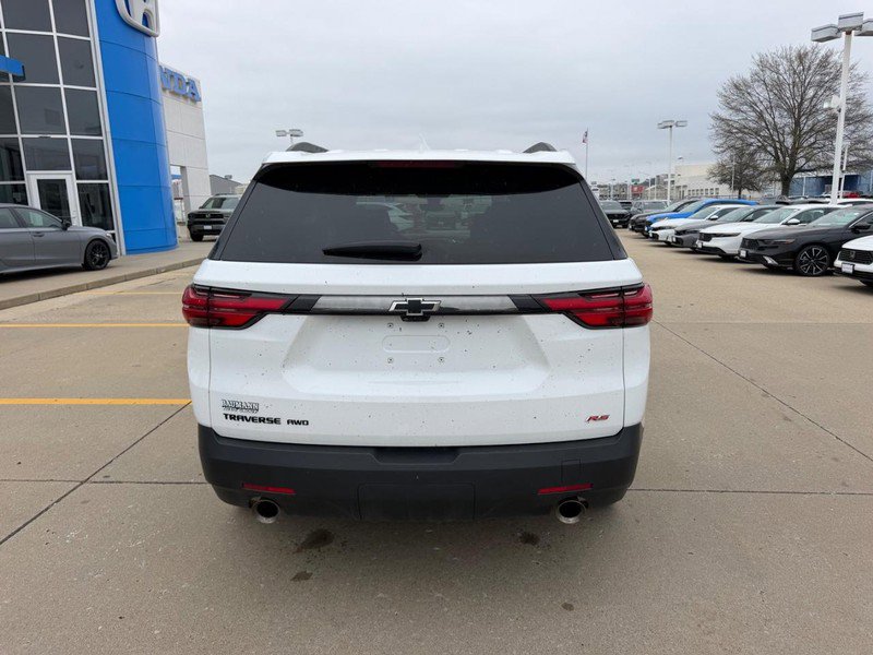 Used 2023 Chevrolet Traverse RS image 3