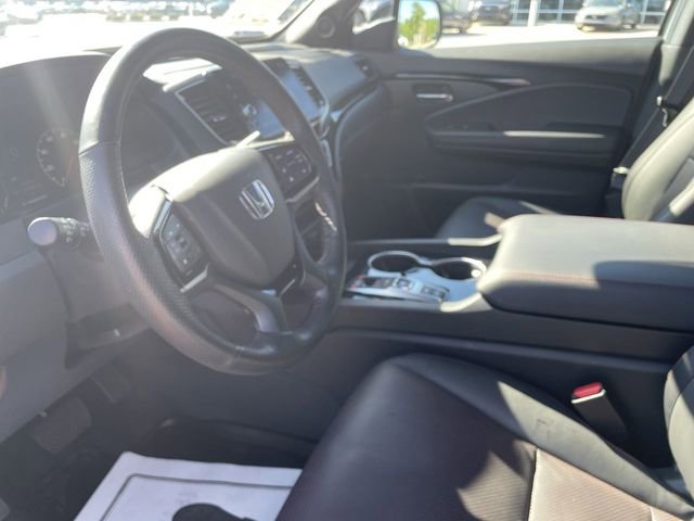 Certified 2025 Honda Ridgeline Black Edition image 15