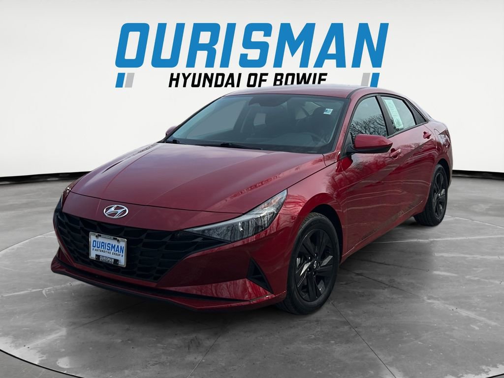 Used 2023 Hyundai Elantra SEL image 2