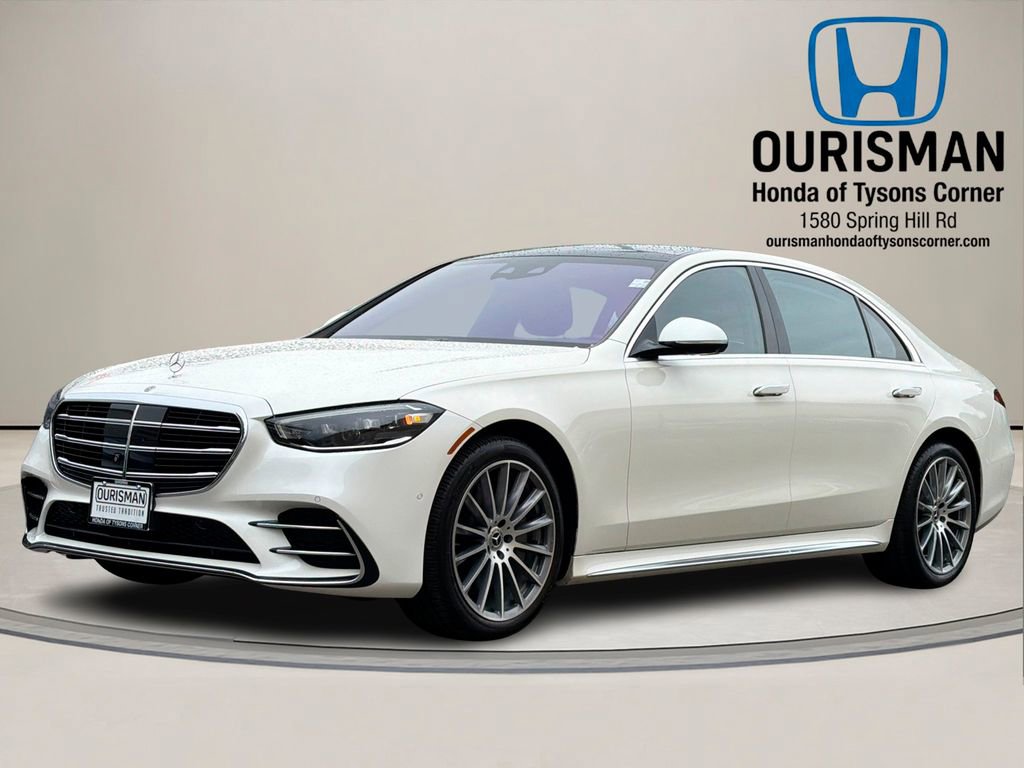 Used 2022 Mercedes-Benz S 580 4MATIC Sedan w/ AMG Line Package image 2