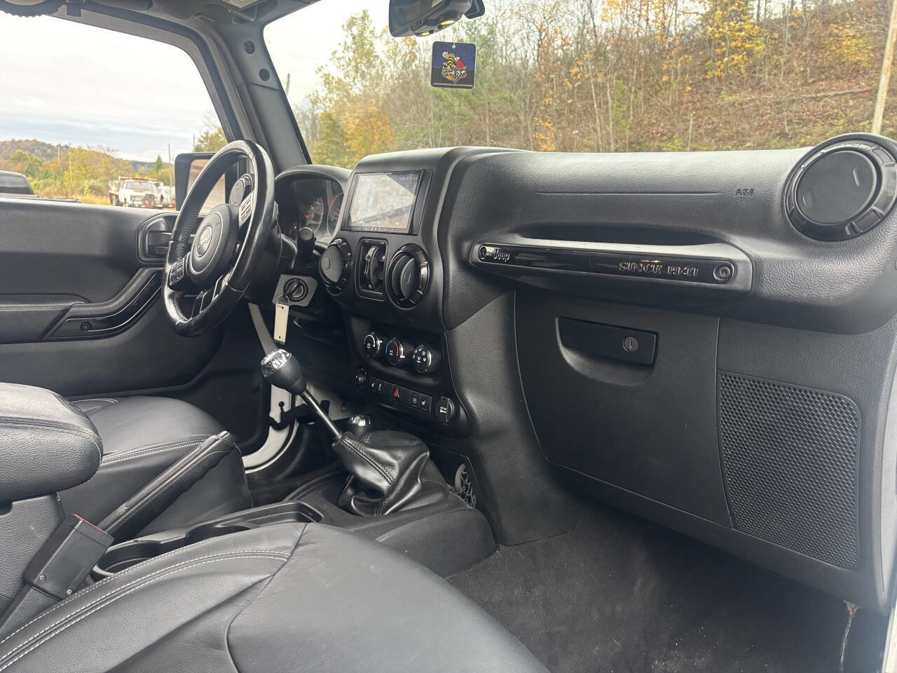 Used 2016 Jeep Wrangler Unlimited Sahara AWD/4WD image 25