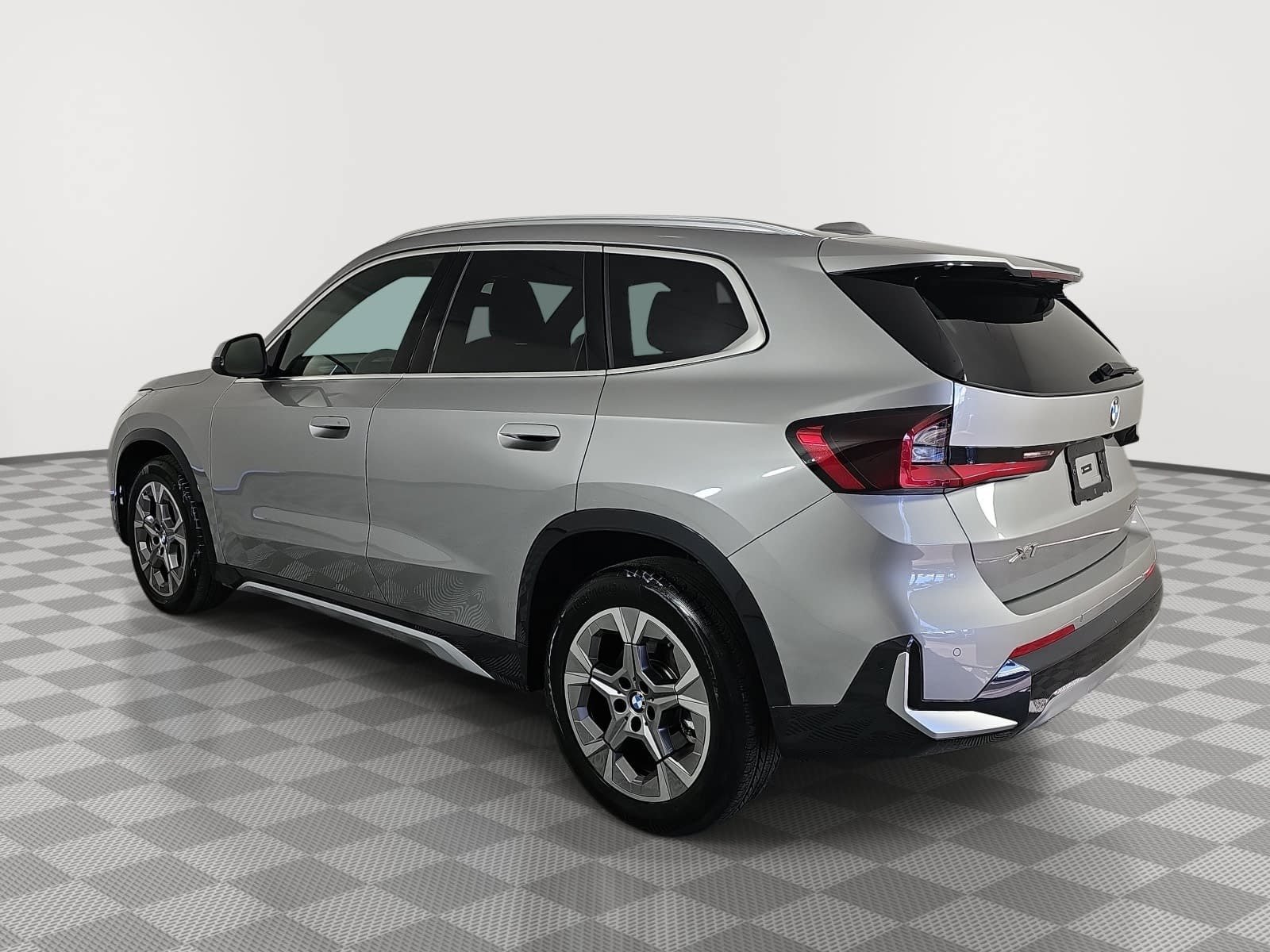Used 2026 BMW X1 xDrive28i AWD/4WD image 6