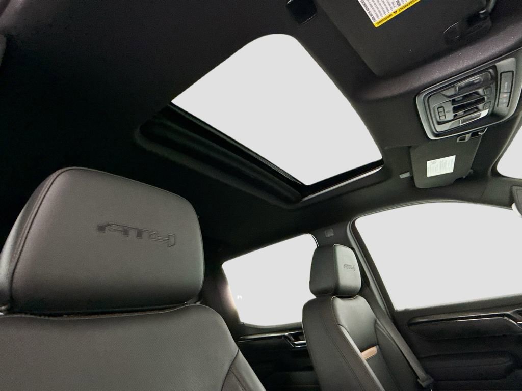 Used 2025 GMC Sierra 1500 AT4 w/ AT4 Premium Package image 18