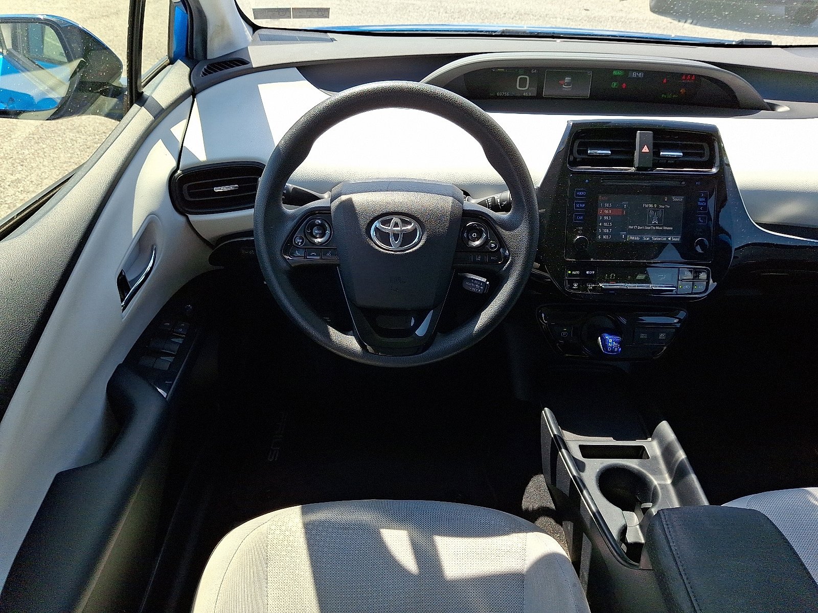 Used 2019 Toyota Prius LE FWD image 13