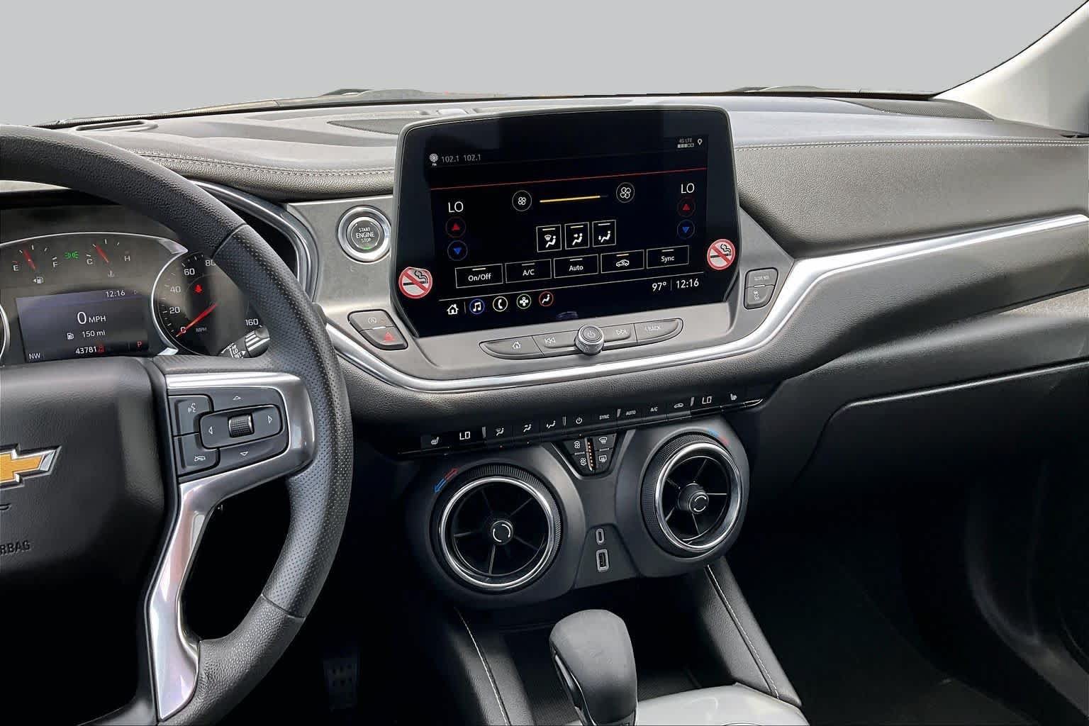 Used 2025 Chevrolet Blazer LT FWD image 7