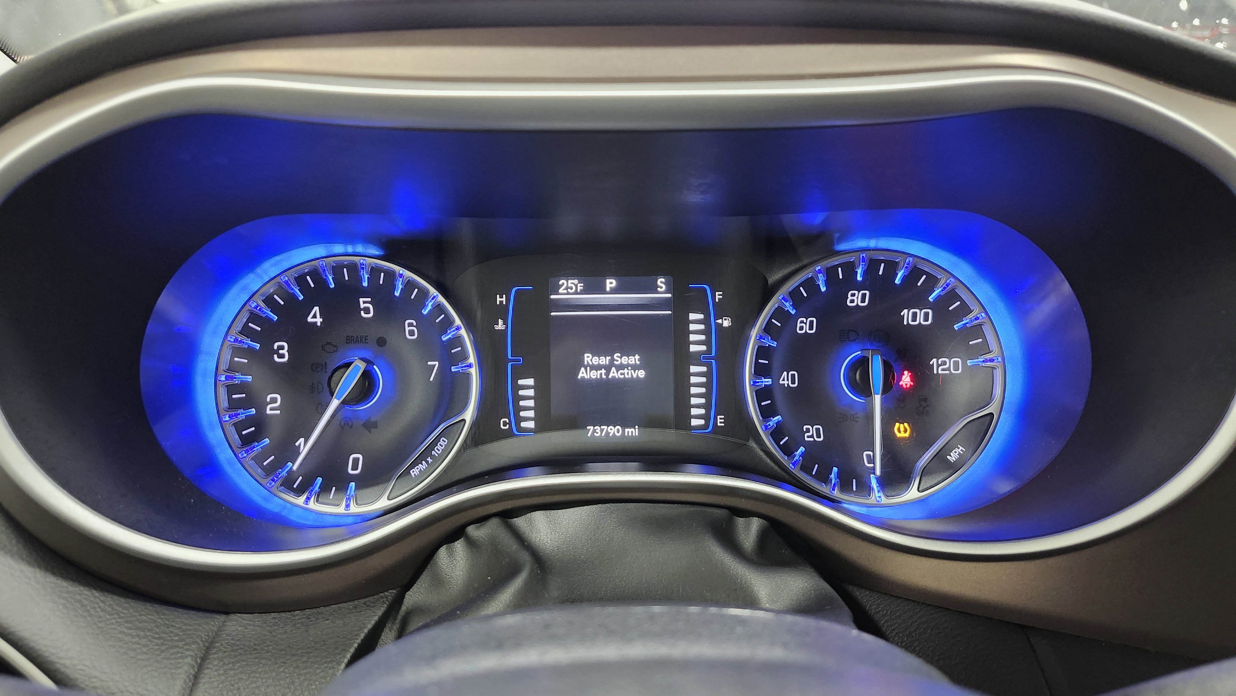 Used 2023 Chrysler Voyager LX image 26