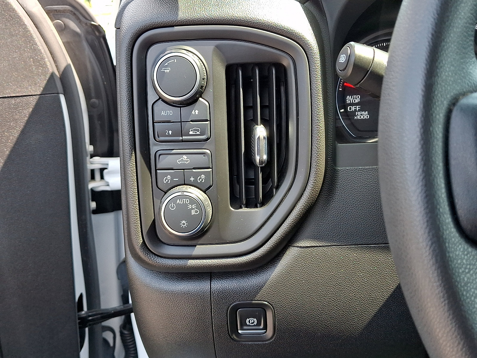 Certified 2023 Chevrolet Silverado 1500 Custom w/ LPO, Dark Essentials Package AWD/4WD image 22