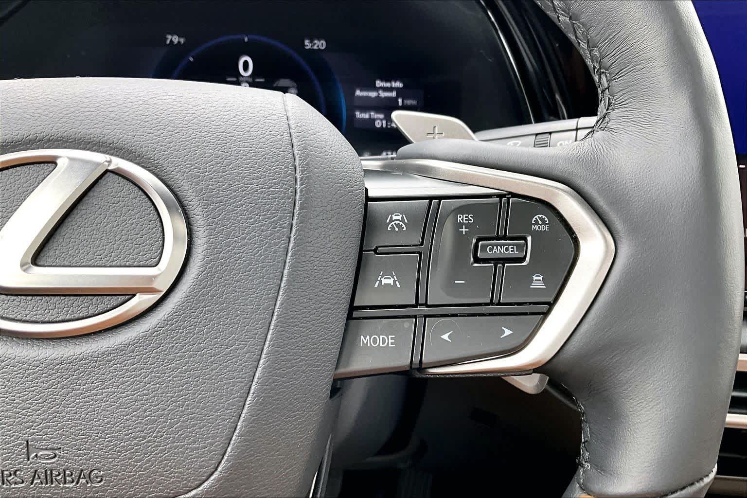 Used 2025 Lexus RX 350h AWD/4WD image 25