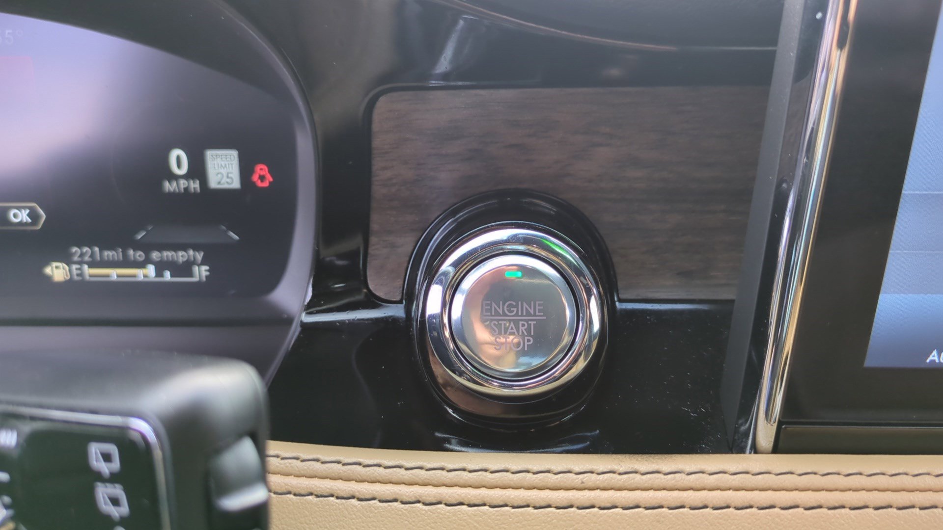 Used 2021 Lincoln Corsair Reserve w/ Equipment Group 201A image 20