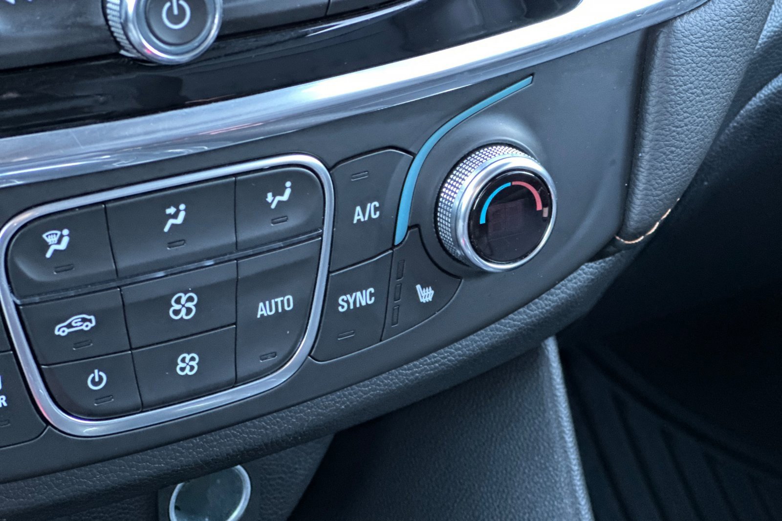 Used 2020 Chevrolet Traverse RS image 31