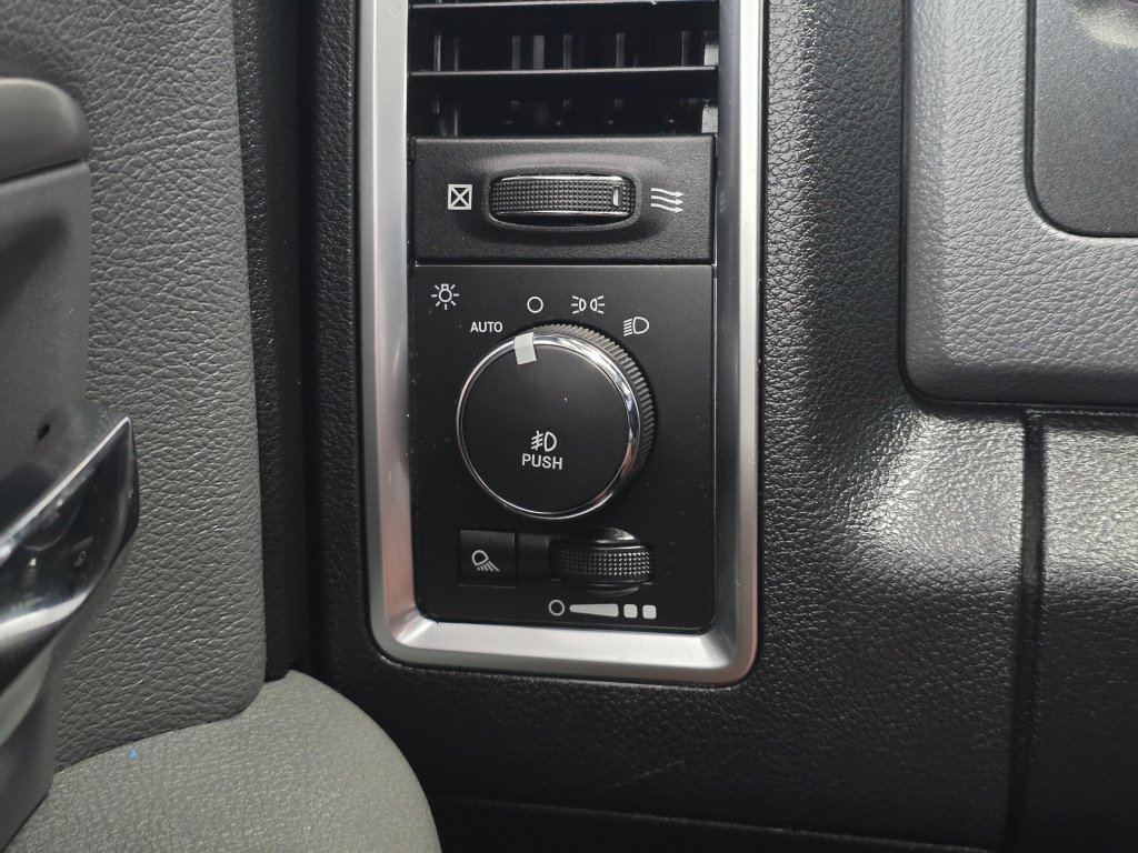 Used 2016 RAM 1500 Big Horn AWD/4WD image 23