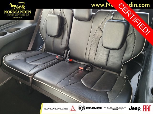 Certified 2025 Chrysler Pacifica Limited FWD image 18