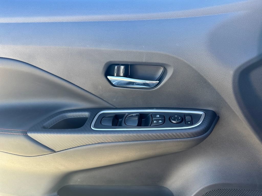 New 2025 Nissan Versa SR w/ Trunk Package image 17