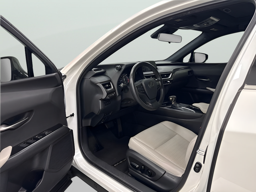 Used 2021 Lexus UX 200 w/ Accessory Package (Z1) FWD image 11