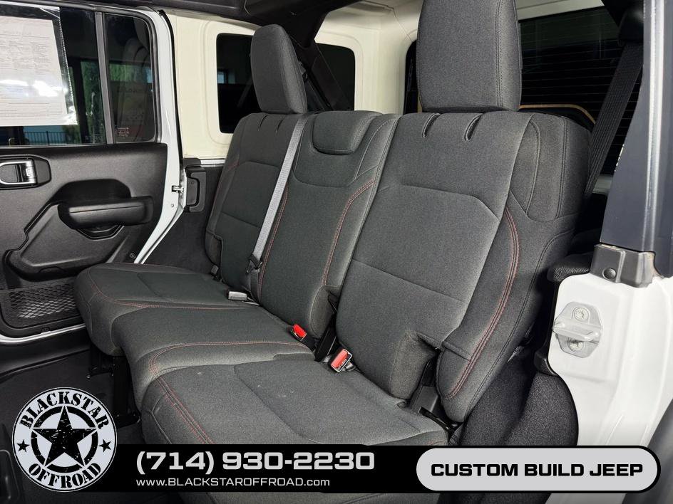 Used 2025 Jeep Wrangler Unlimited Rubicon AWD/4WD image 17