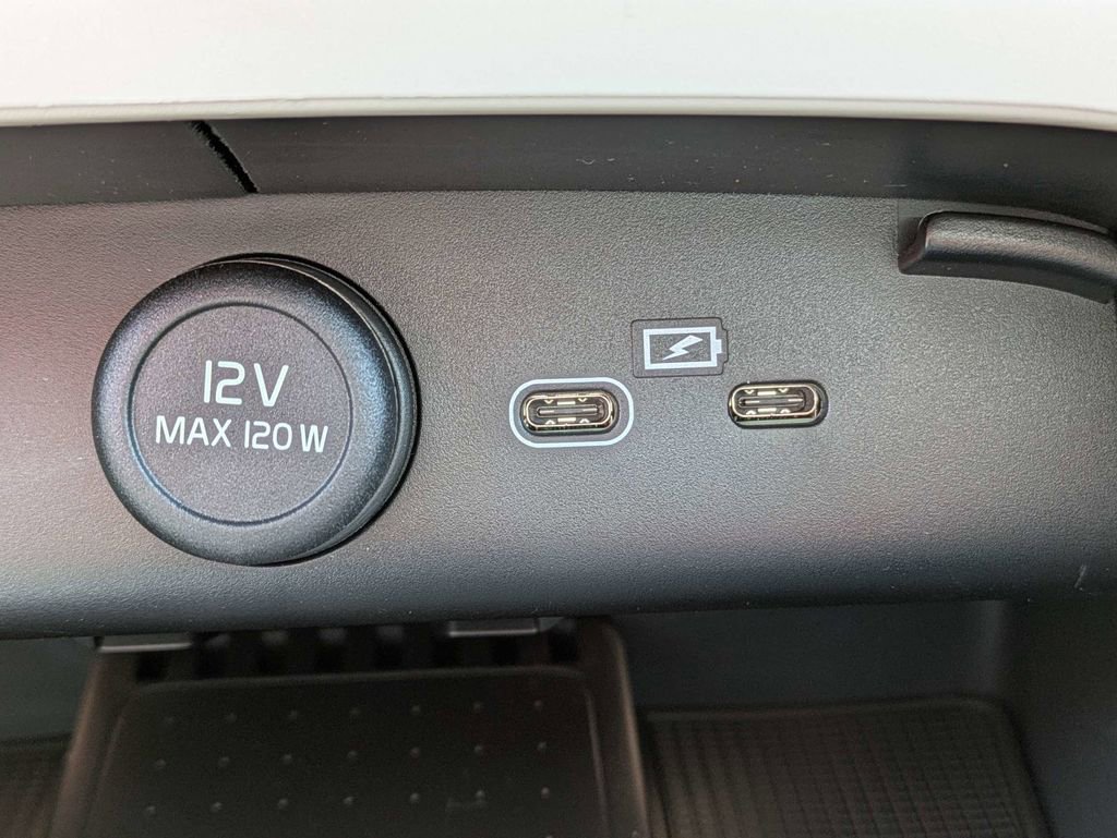 New 2026 Volvo XC40 B5 Ultra w/ Protection Package Premier AWD/4WD image 31