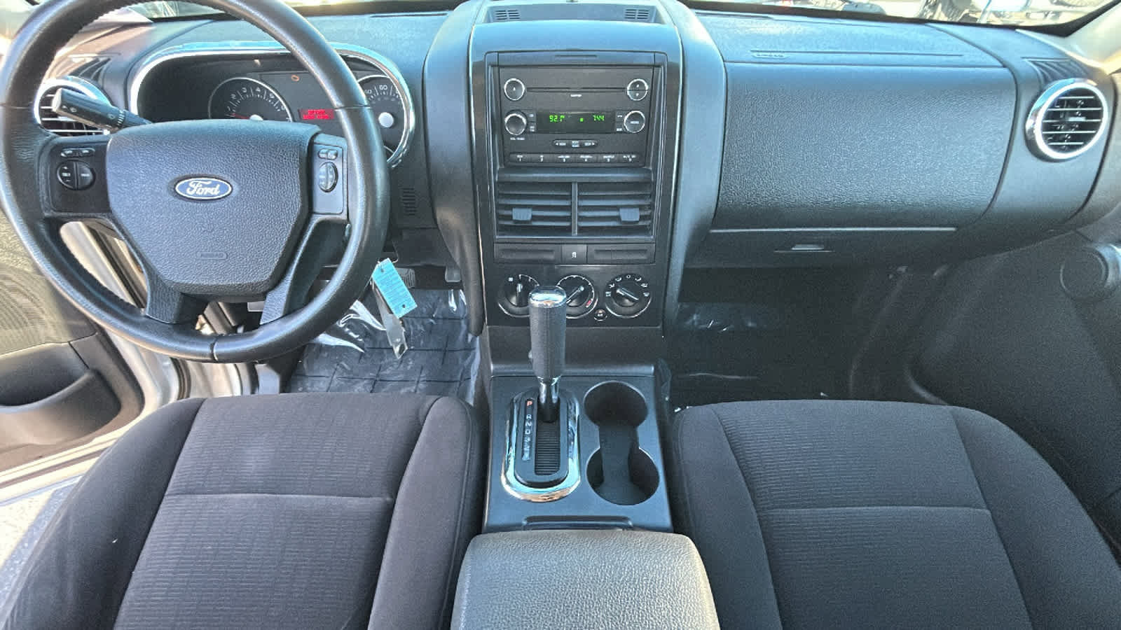 Used 2010 Ford Explorer XLT RWD image 25