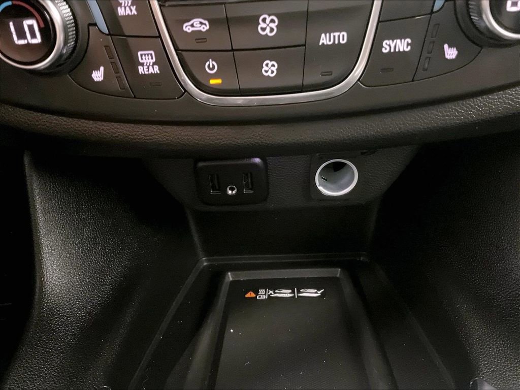 Used 2023 Chevrolet Traverse LT w/ Midnight/Sport Edition AWD/4WD image 27