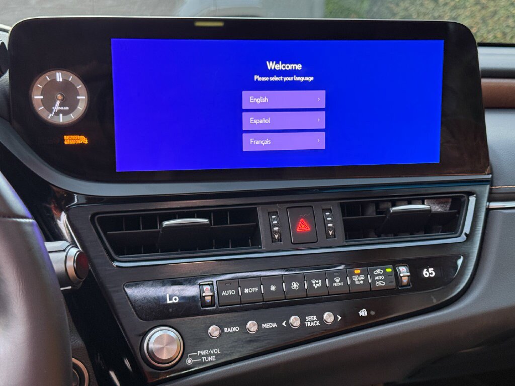 Certified 2024 Lexus ES 300h w/ Premium Package FWD image 14