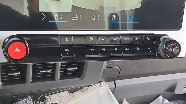 New 2025 Chevrolet Brightdrop 600 FWD image 18