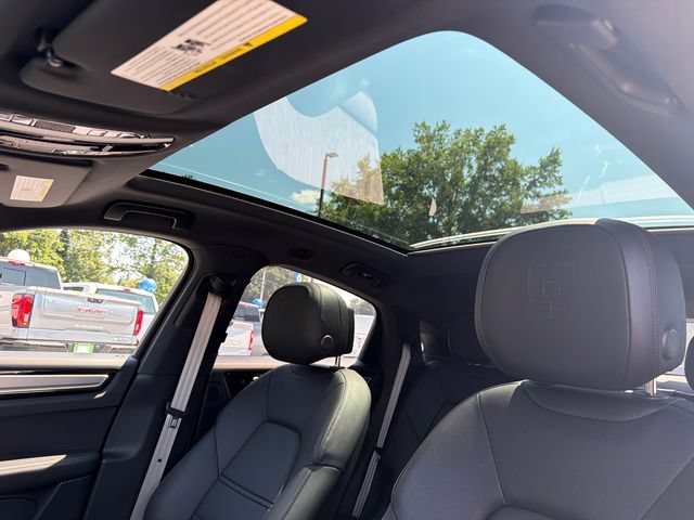 Used 2022 Porsche Cayenne Platinum Edition AWD/4WD image 35