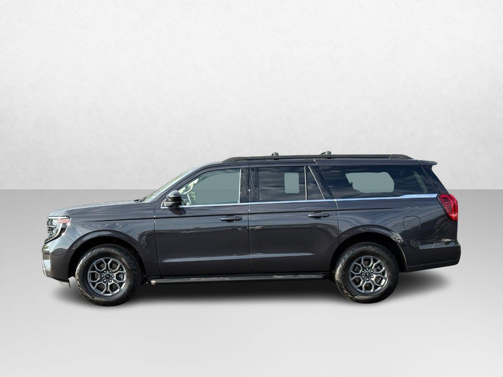 Used 2025 Ford Expedition Max Active AWD/4WD image 2