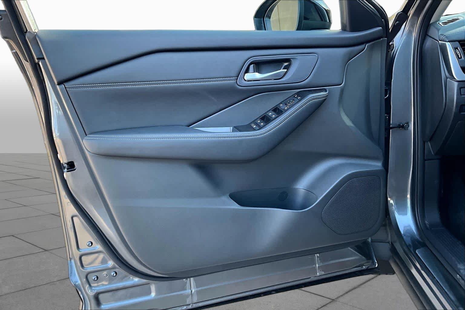 New 2027 Nissan Rogue Dark Armor FWD image 10