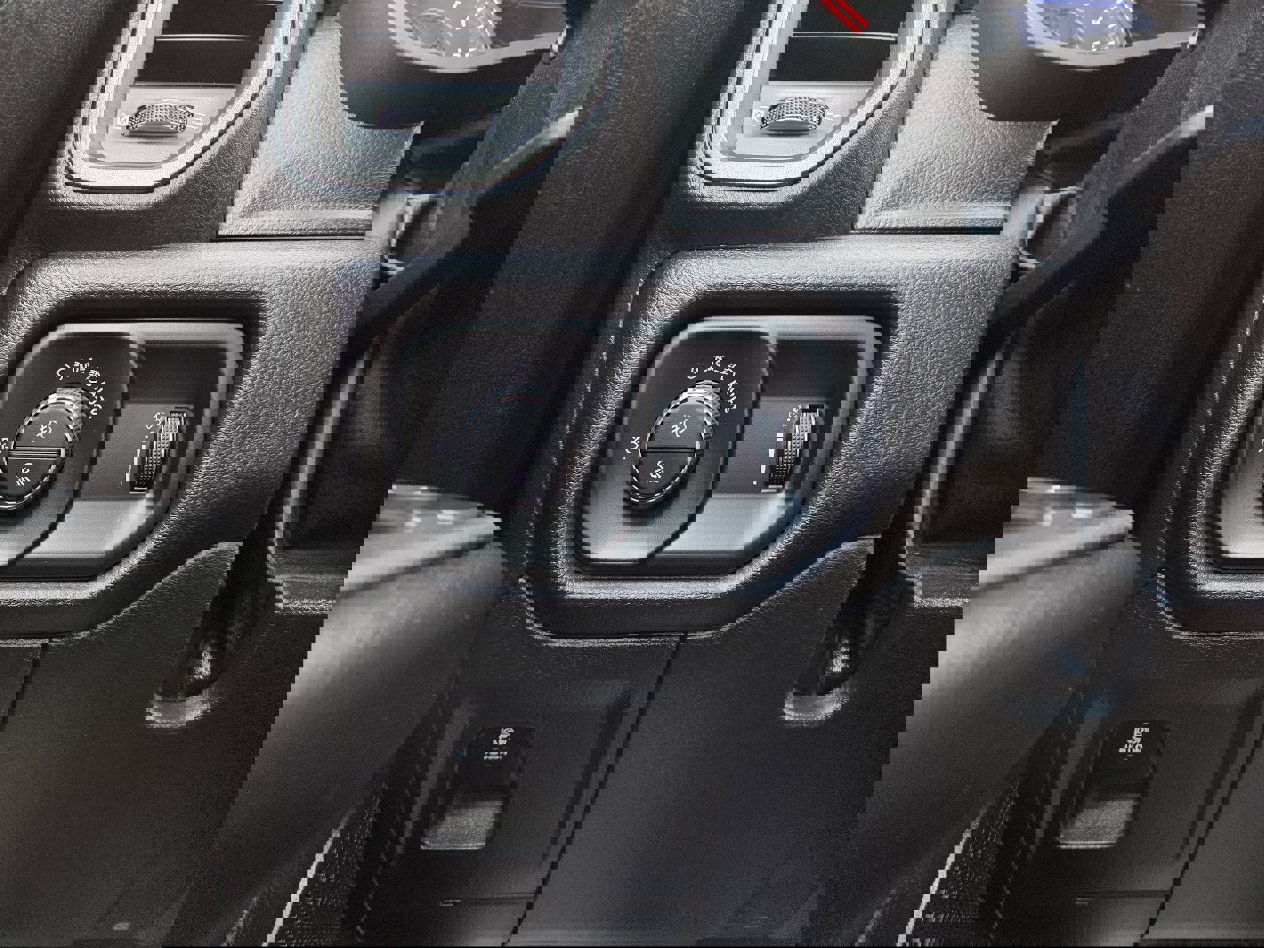 Used 2025 RAM 1500 Classic Warlock image 37