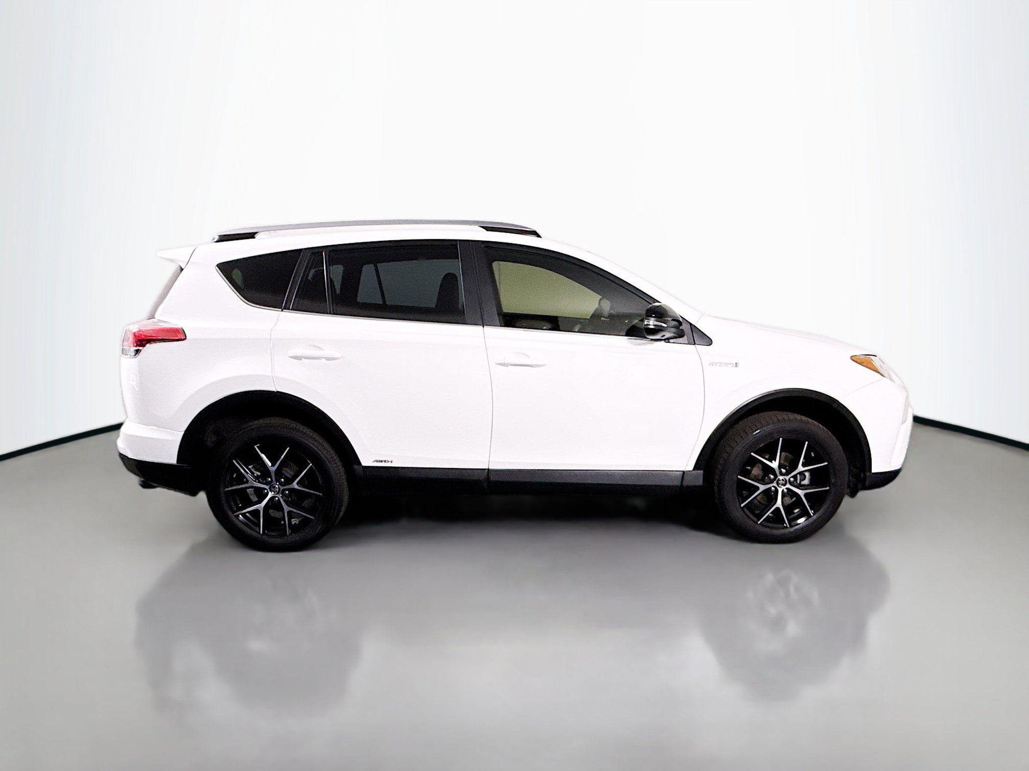 Used 2018 Toyota RAV4 SE w/ Advanced Technology Package AWD/4WD image 11