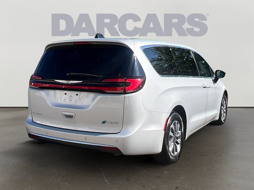 Used 2024 Chrysler Pacifica Limited FWD image 7