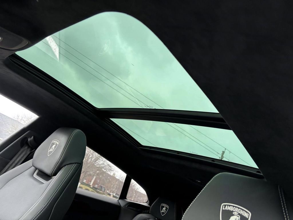 Used 2023 Lamborghini Urus S image 44